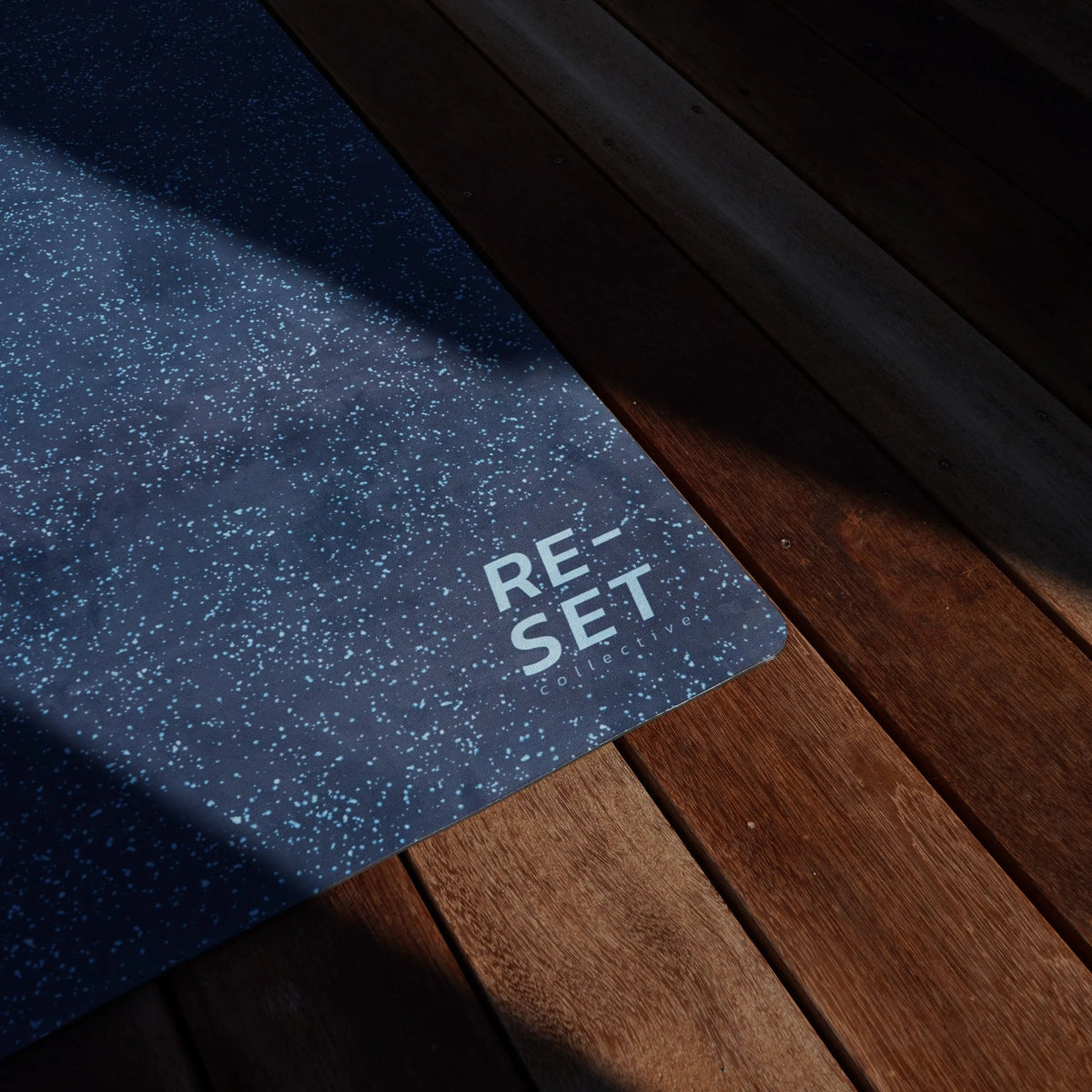 RE-FOCUS SUEDE YOGA MAT - 4MM NIGHT SKY NAVY